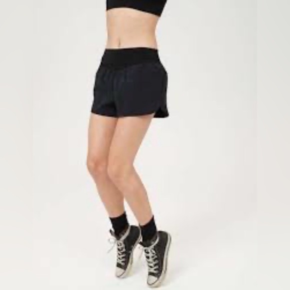 BNWT Offline Women's Black Period Shorts size L $49.95USD - Picture 2 of 5